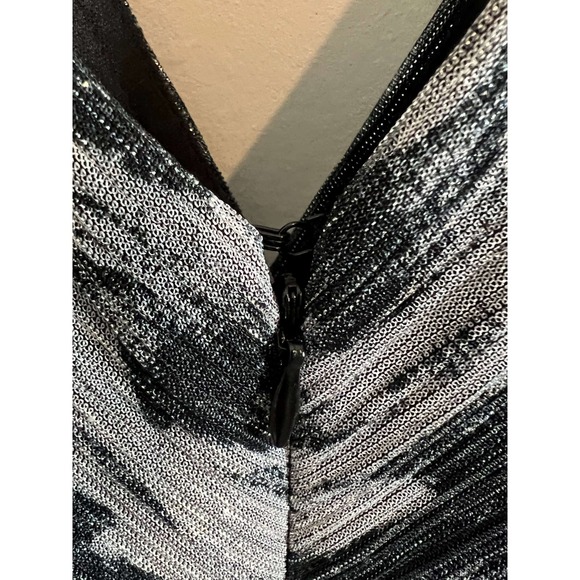 R&M Richards Long Formal Metallic Print Crinkle Dress Rhinestone Trim 6 - Picture 5 of 8